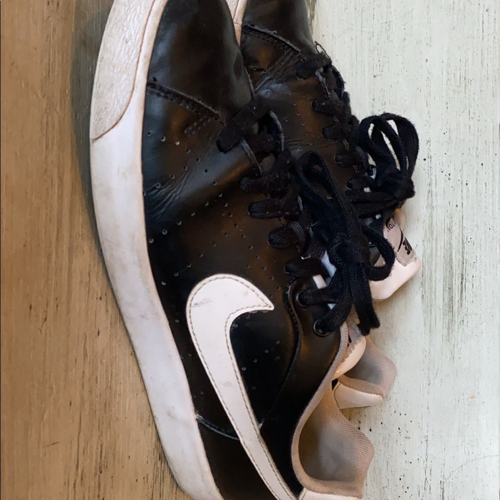 Women’s Nike Court Tour